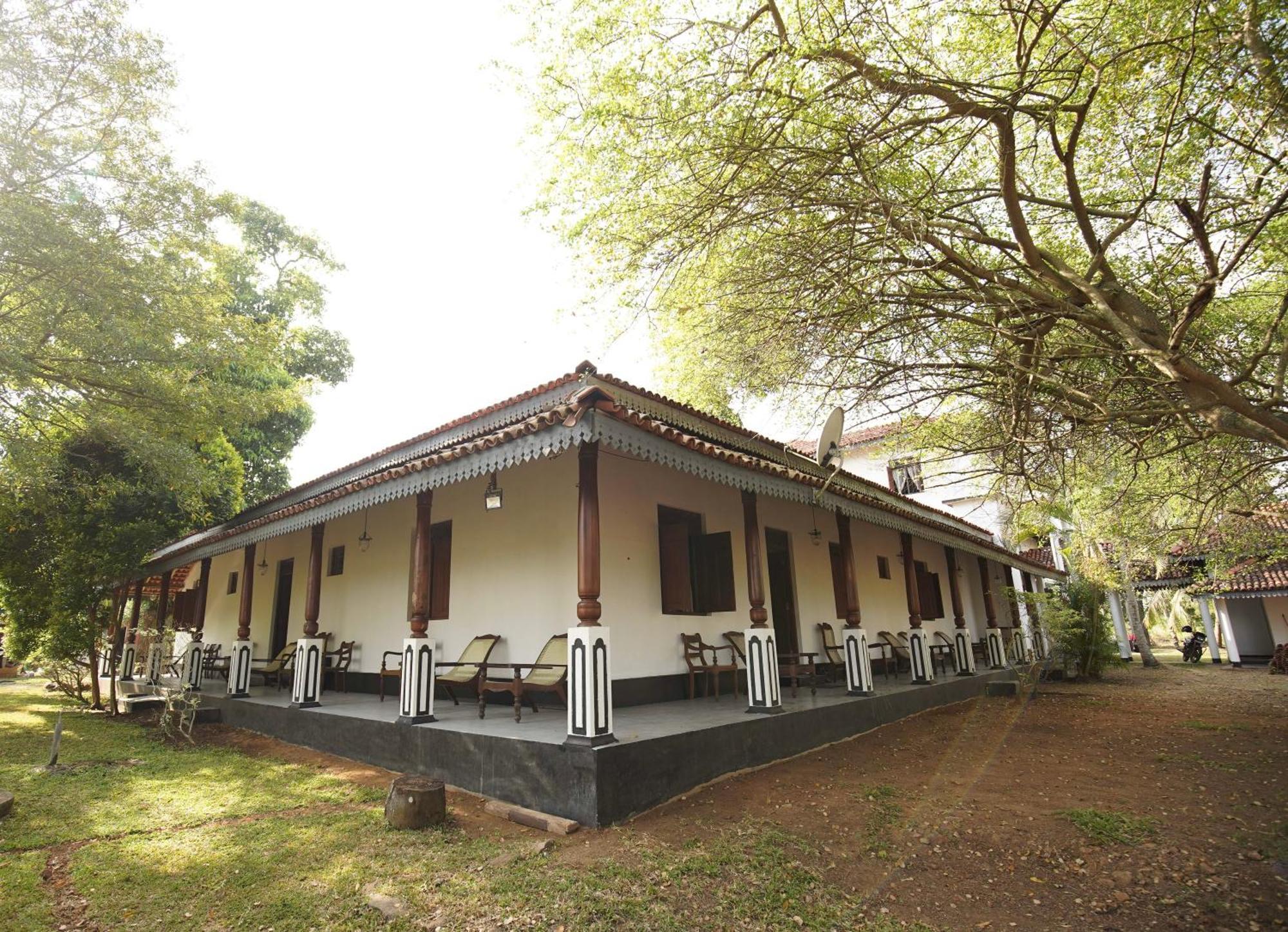 Hotel Illukawela Walauwa Embilipitiya Exterior foto