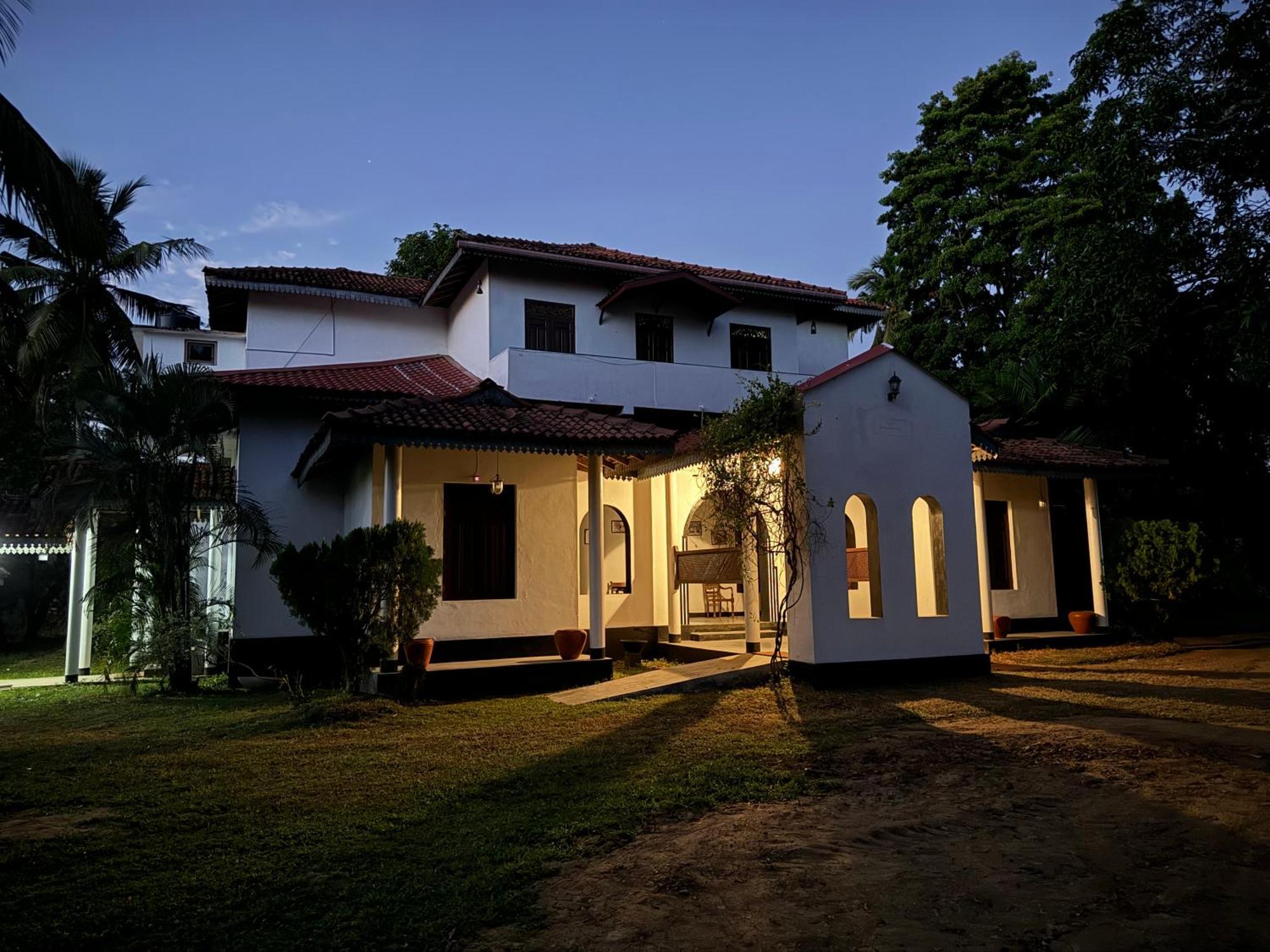 Hotel Illukawela Walauwa Embilipitiya Exterior foto