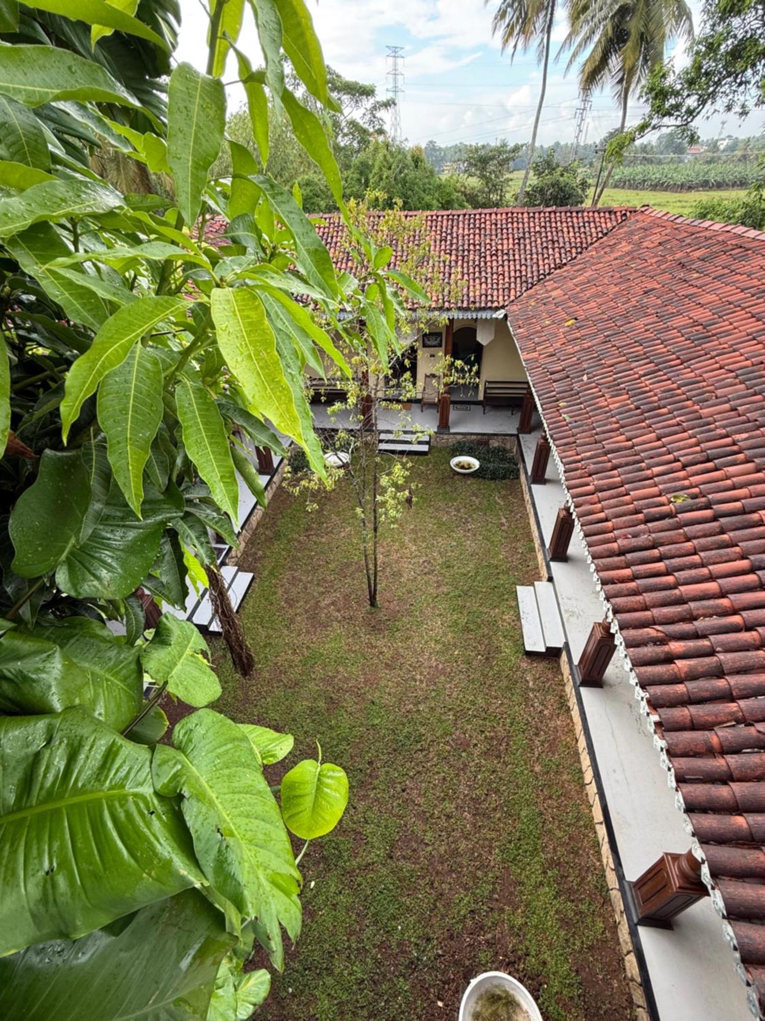 Hotel Illukawela Walauwa Embilipitiya Zimmer foto